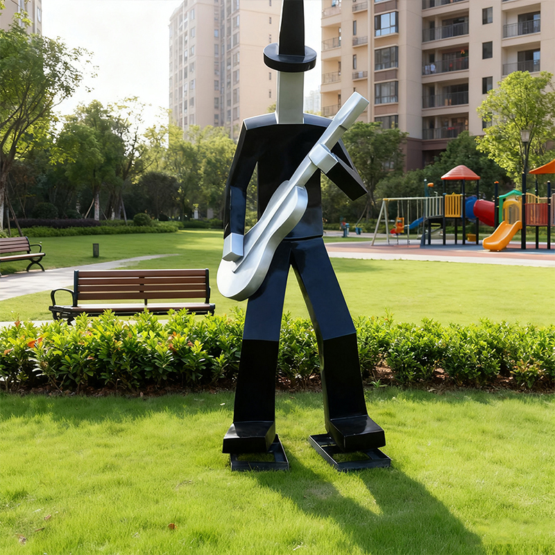 Mänsklig skulptur i glasfiber i en abstrakt 